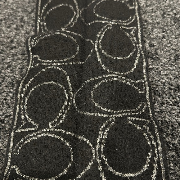 Coach Signature Reversible Scarf - Picture 3 of 4